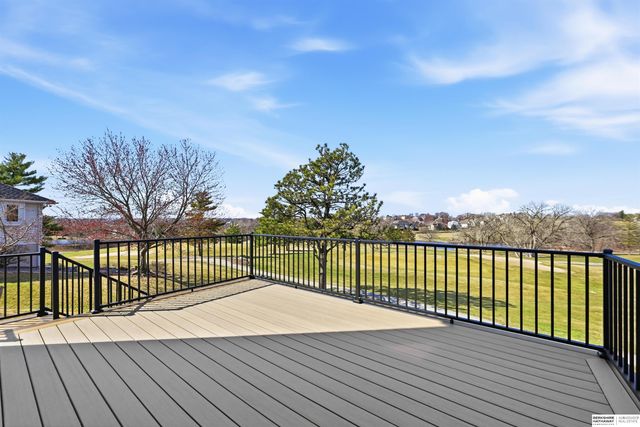 917 Killarney Drive, Papillion, NE 68046