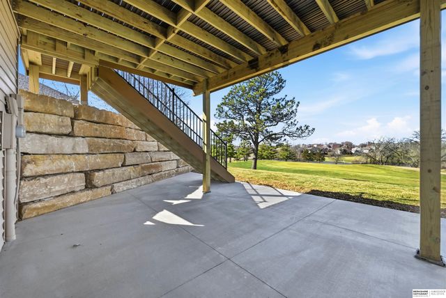 917 Killarney Drive, Papillion, NE 68046