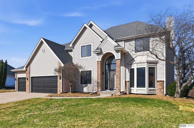 917 Killarney Drive, Papillion, NE 68046