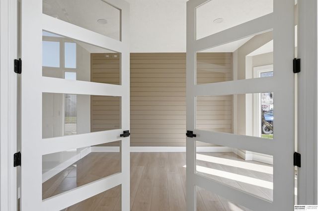 917 Killarney Drive, Papillion, NE 68046