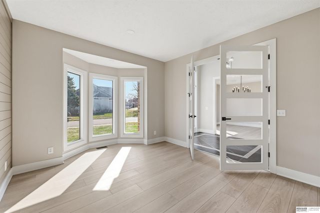 917 Killarney Drive, Papillion, NE 68046