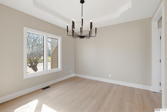 917 Killarney Drive, Papillion, NE 68046