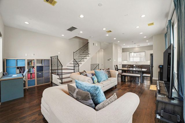 1156 Wycliffe Drive, Houston, TX 77043
