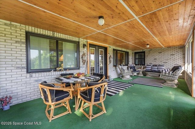 236 W Lake Ina Drive, Winter Haven, FL 33881