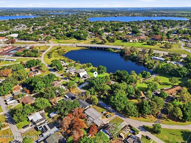 236 W Lake Ina Drive, Winter Haven, FL 33881