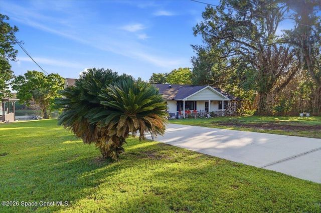 236 W Lake Ina Drive, Winter Haven, FL 33881