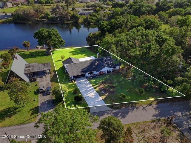 236 W Lake Ina Drive, Winter Haven, FL 33881