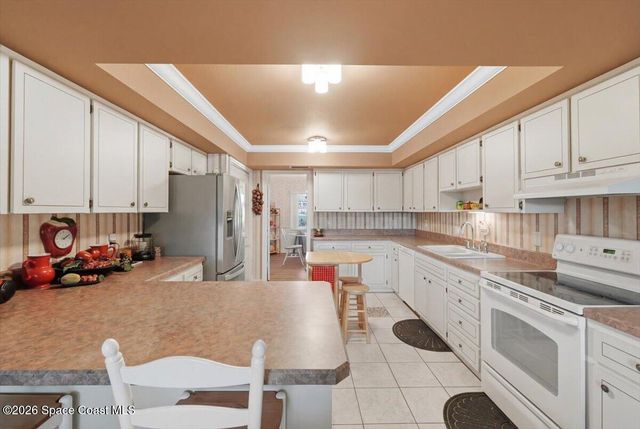 236 W Lake Ina Drive, Winter Haven, FL 33881