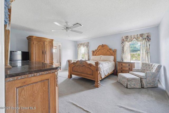 236 W Lake Ina Drive, Winter Haven, FL 33881