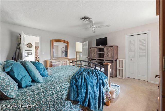 236 W Lake Ina Drive, Winter Haven, FL 33881