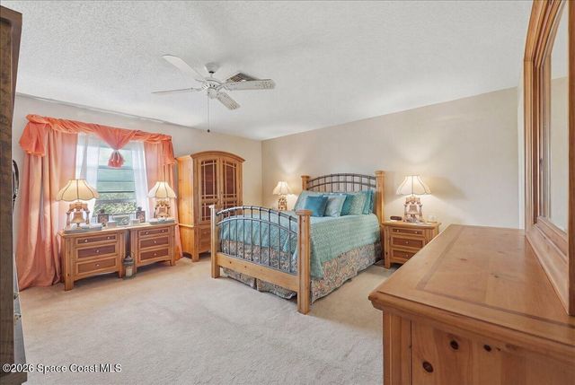 236 W Lake Ina Drive, Winter Haven, FL 33881