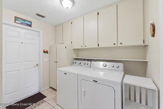 236 W Lake Ina Drive, Winter Haven, FL 33881