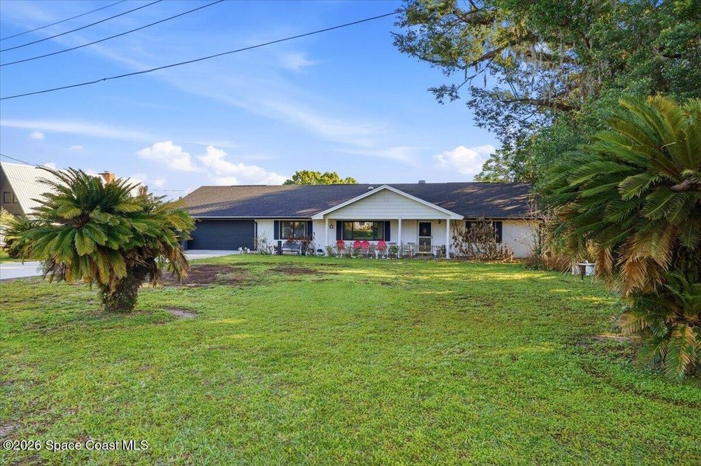 236 W Lake Ina Drive, Winter Haven, FL 33881