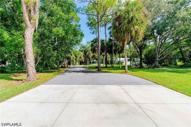 6031 Dogwood WAY, Naples, FL 34116