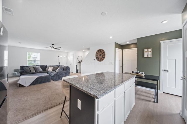 25 Henderson Lane, Ashville, OH 43103