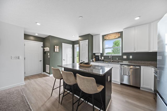25 Henderson Lane, Ashville, OH 43103