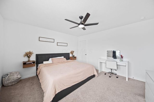 25 Henderson Lane, Ashville, OH 43103