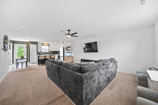 25 Henderson Lane, Ashville, OH 43103