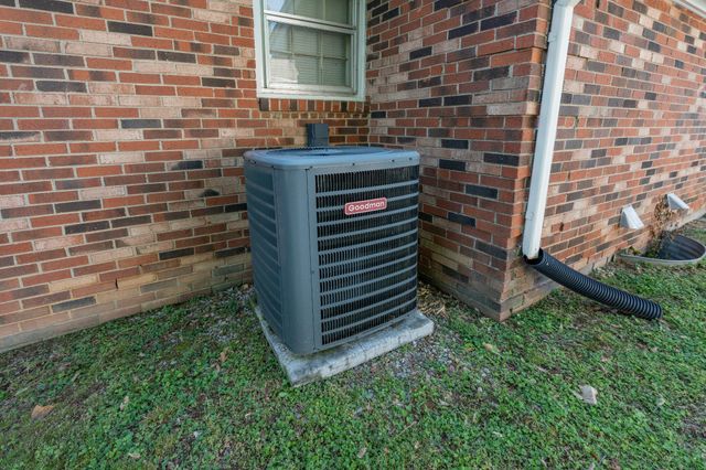 138 Hibiscus Dr, Ashland City, TN 37015