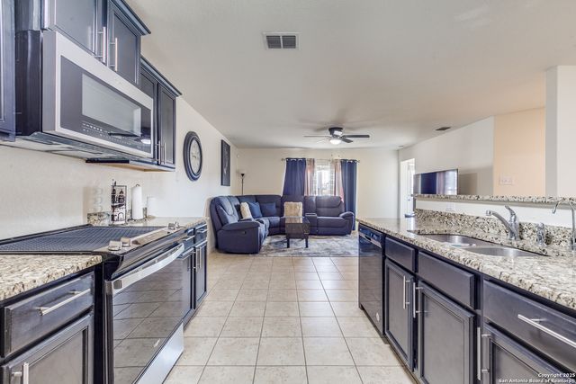 12255 Stratsburg, San Antonio, TX 78252