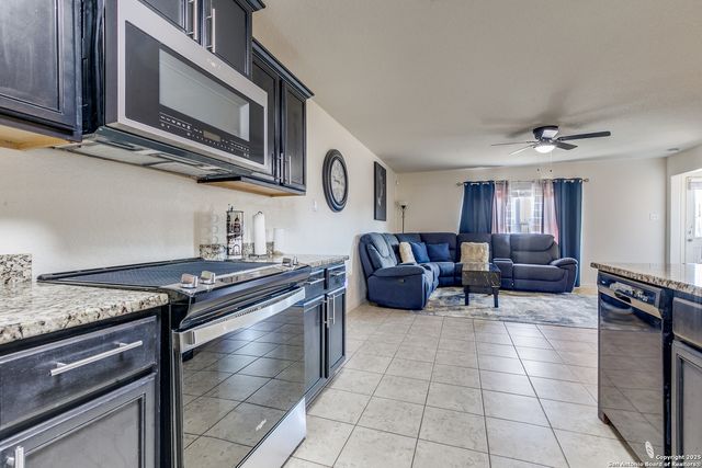 12255 Stratsburg, San Antonio, TX 78252