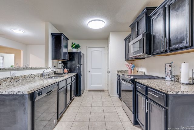 12255 Stratsburg, San Antonio, TX 78252