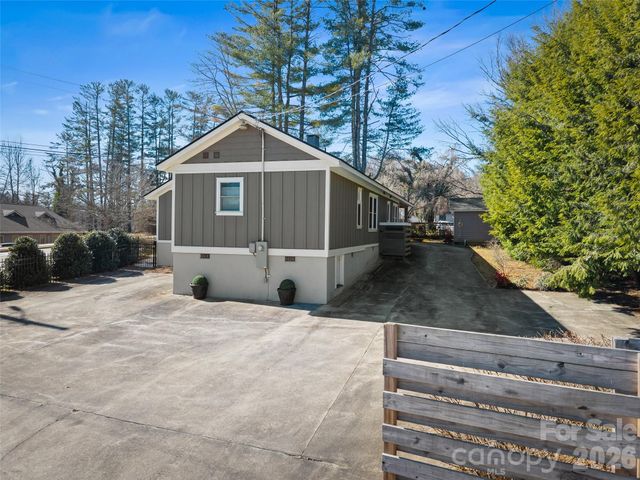 294 S Caldwell Street, Brevard, NC 28712
