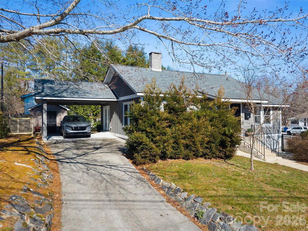 294 S Caldwell Street, Brevard, NC 28712