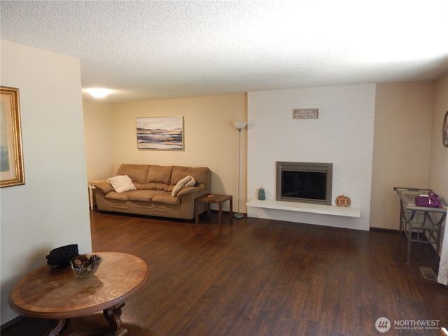522 Penguin Court SE, Lacey, WA 98503