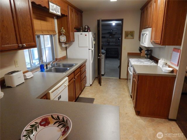 522 Penguin Court SE, Lacey, WA 98503