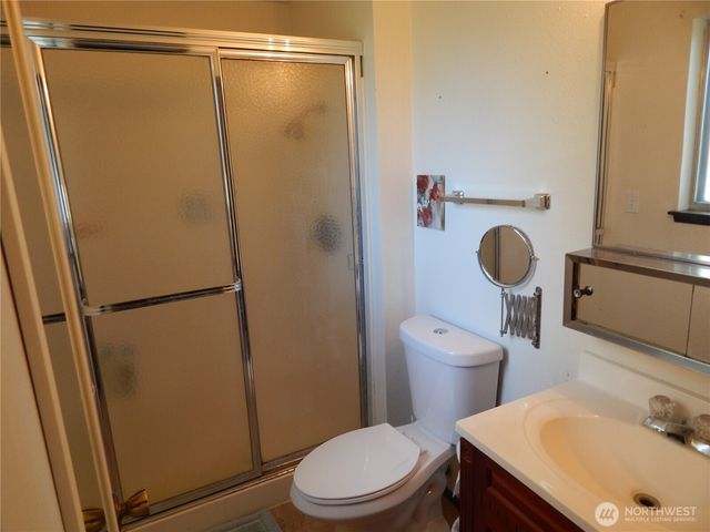 522 Penguin Court SE, Lacey, WA 98503