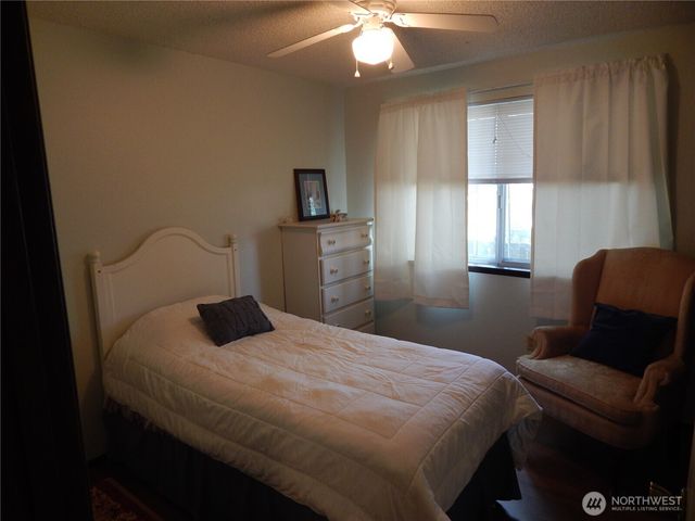 522 Penguin Court SE, Lacey, WA 98503