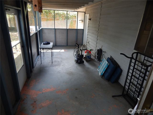 522 Penguin Court SE, Lacey, WA 98503