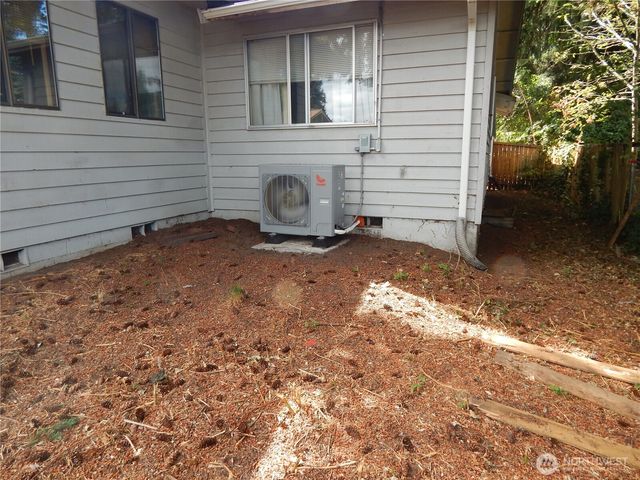 522 Penguin Court SE, Lacey, WA 98503