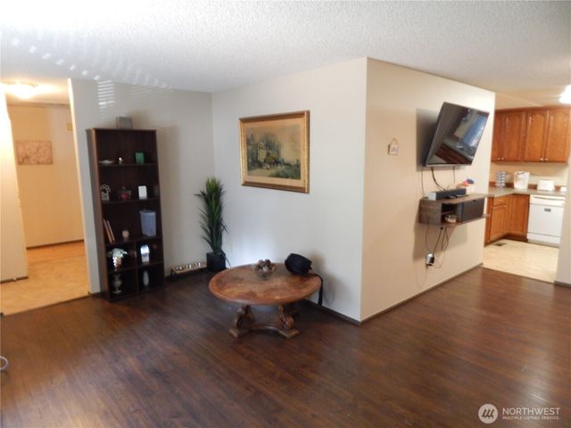 522 Penguin Court SE, Lacey, WA 98503
