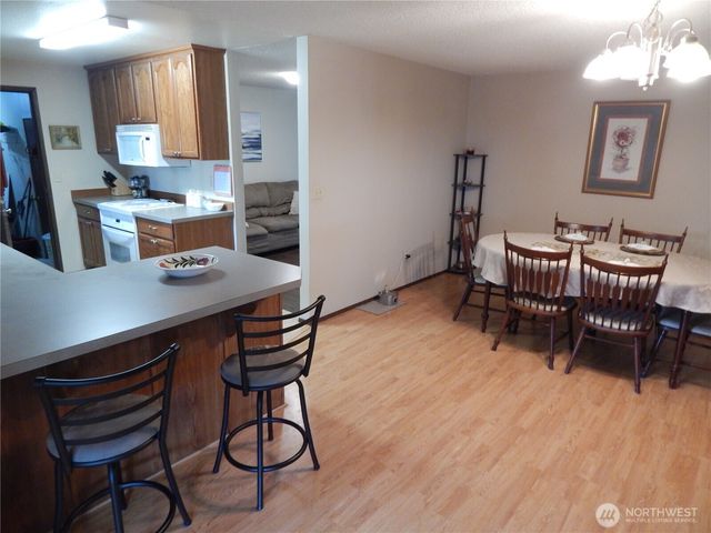 522 Penguin Court SE, Lacey, WA 98503