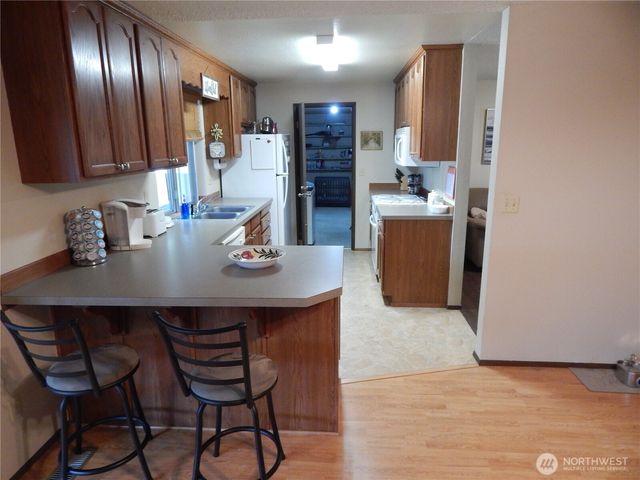 522 Penguin Court SE, Lacey, WA 98503
