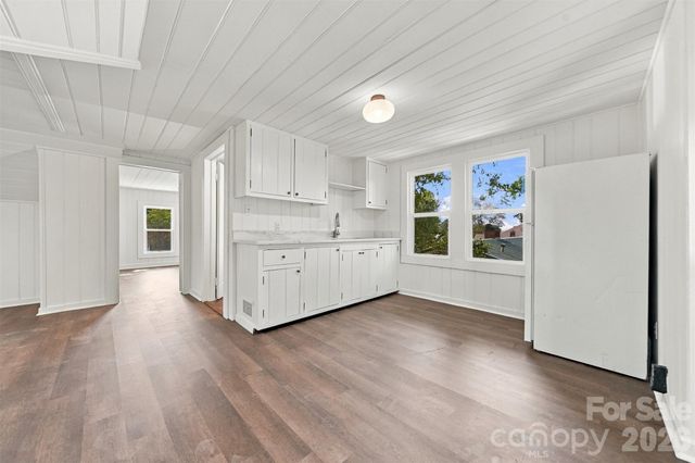 436 N Green Street, Morganton, NC 28655