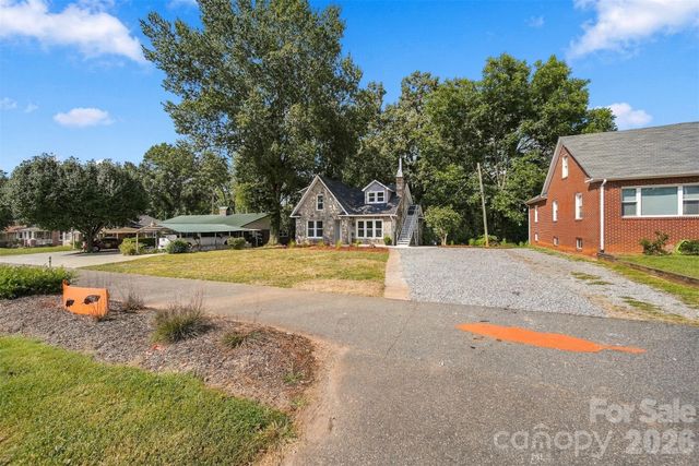 436 N Green Street, Morganton, NC 28655