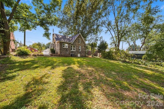 436 N Green Street, Morganton, NC 28655