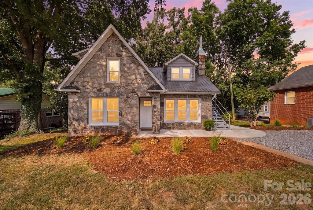 436 N Green Street, Morganton, NC 28655
