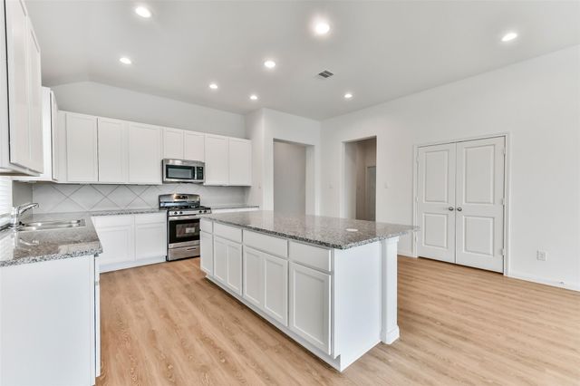 3014 King Oaks Street, Baytown, TX 77251