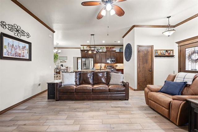 11916 SW 18th Street, Yukon, OK 73099