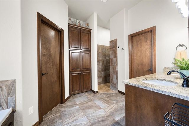 11916 SW 18th Street, Yukon, OK 73099