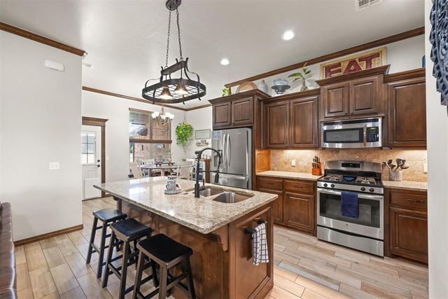 11916 SW 18th Street, Yukon, OK 73099