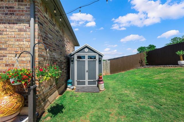 11916 SW 18th Street, Yukon, OK 73099