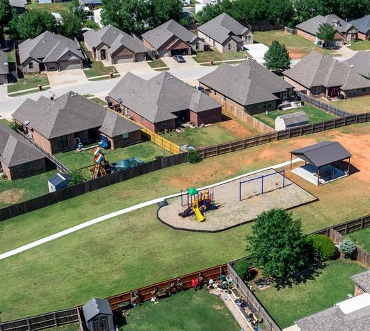 11916 SW 18th Street, Yukon, OK 73099