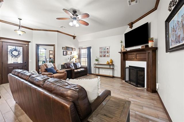 11916 SW 18th Street, Yukon, OK 73099
