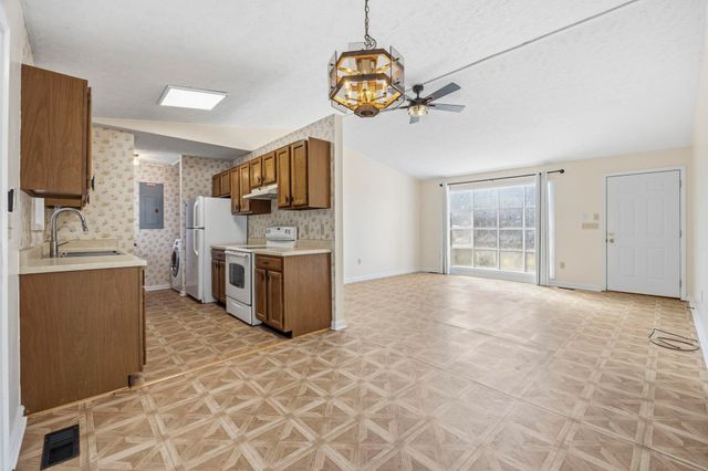 1145 Forest Dr., North Myrtle Beach, SC 29582