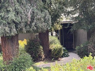 8450 Melvin Avenue, Northridge, CA 91324